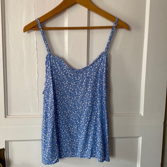 Old Navy Tops - Old Navy Ruffle Adjustable Cami Top size Large